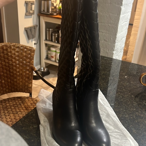 New - Picture 3 of 3